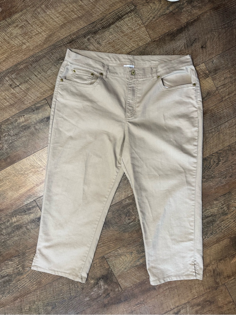 Jaclyn Smith High Rise Capri Pants Womens 14 Beige Khaki Jean-Style Stretch - Picture 3 of 12